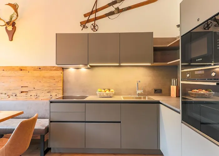 Modern Penthouse With Balcony In Gasteig Daire